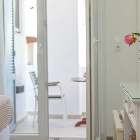 Naxos Illusion Nikos Verikokos * Naxos City