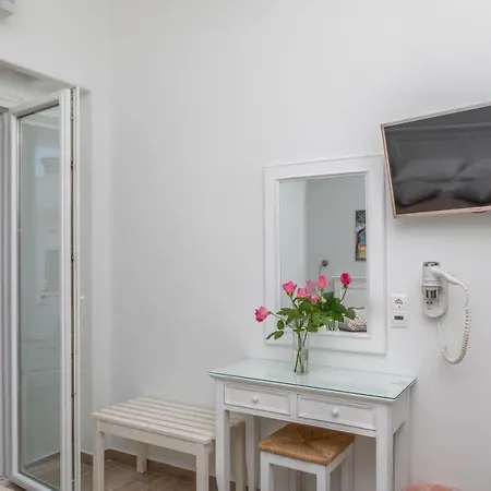 Naxos Illusion Nikos Verikokos