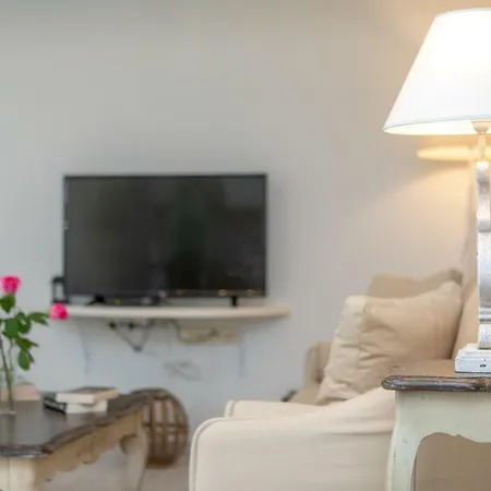 Naxos Illusion Nikos Verikokos Lejlighed